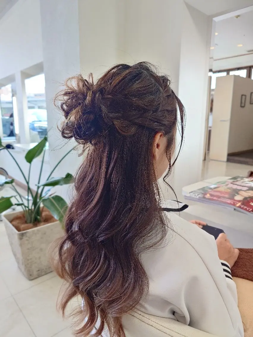 ロング ヘアアレンジ ハーフアップ ヘアセット キンジョウ エナミのヘアスタイル