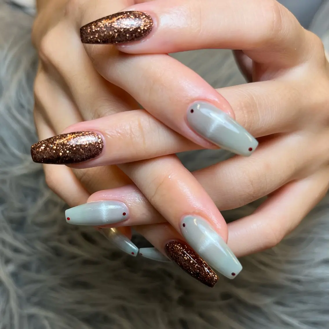 ネイル ブラウン ラメ(グリッター) マグネットネイル nail salon h💍akaneのネイルデザイン