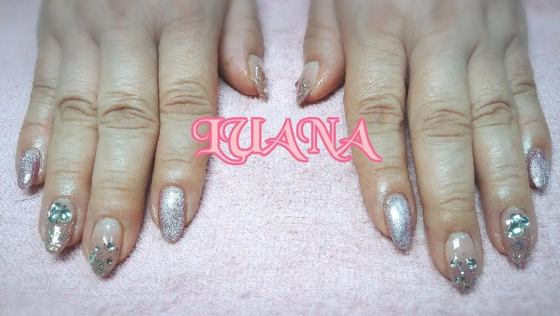 ネイル LUANA TAKAHASHIのネイルデザイン