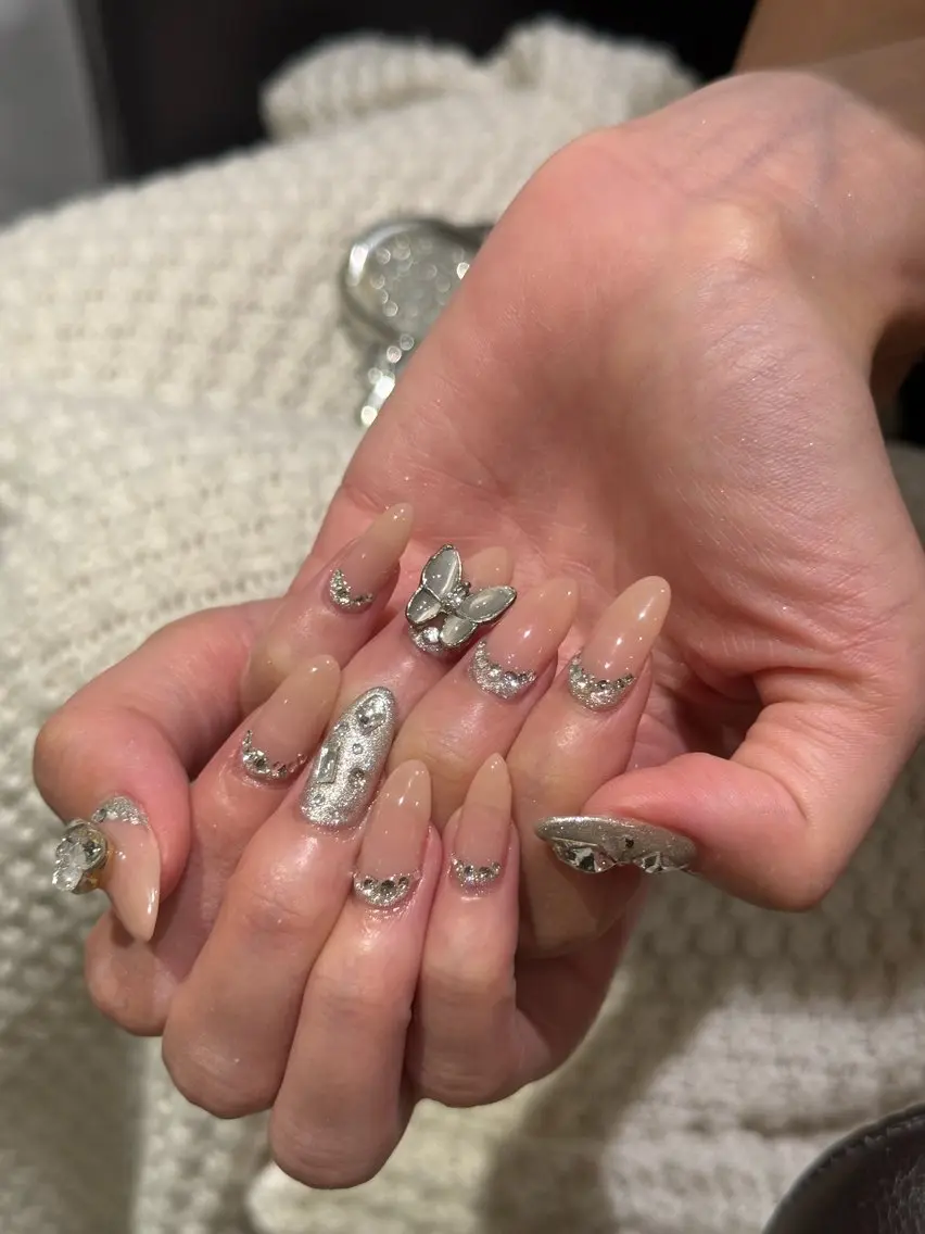 ネイル ハンドネイル AVANCE. 小西 香奈琉のネイルデザイン