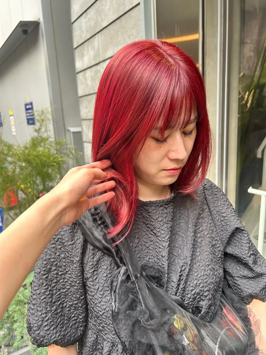 カラー ブリーチ レッドカラー 橋本 彩音のヘアスタイル