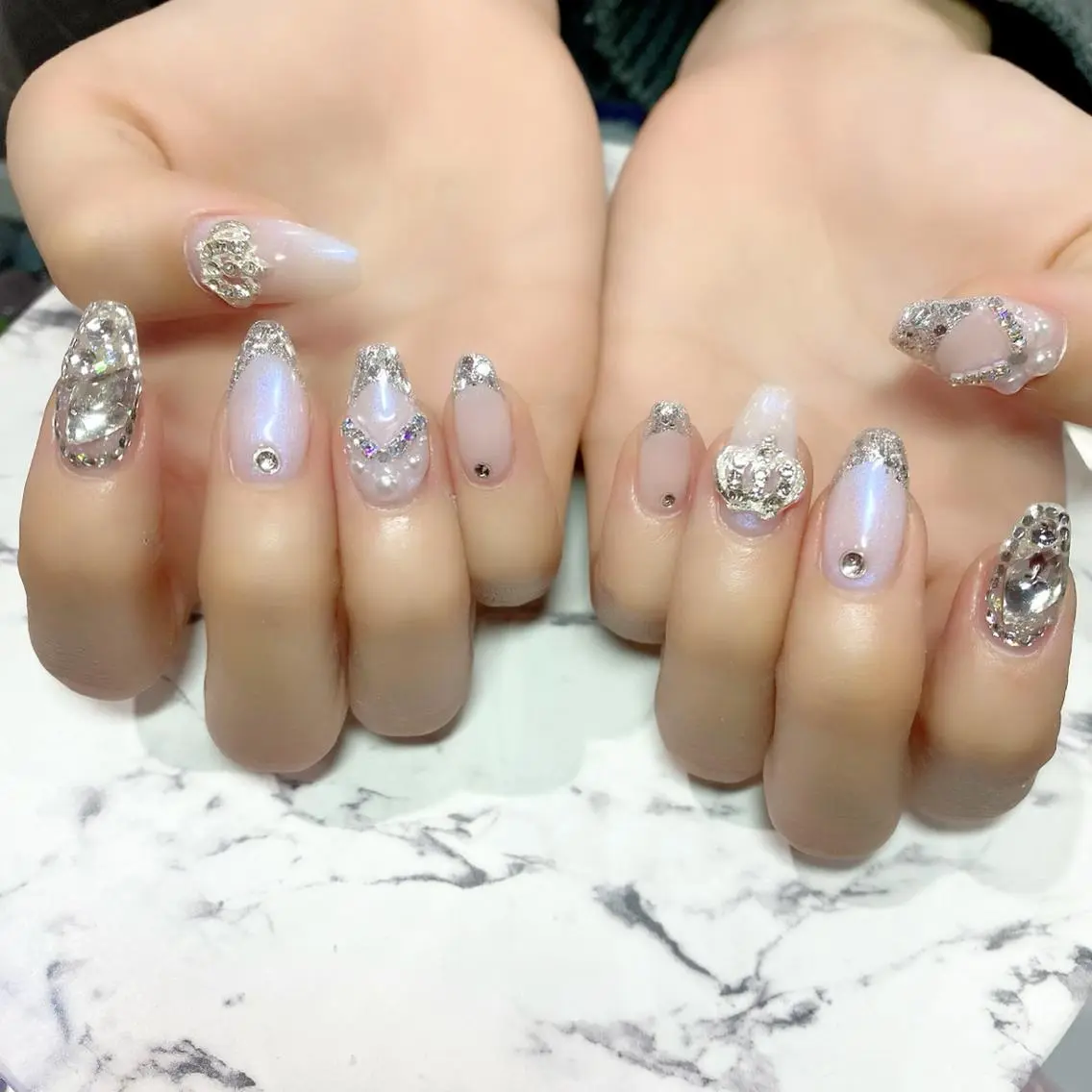 ネイル オーロラネイル フレンチネイル ガラスフレンチ ゴージャス キラキラネイル ハンドネイル Salon Ｋのネイルデザイン