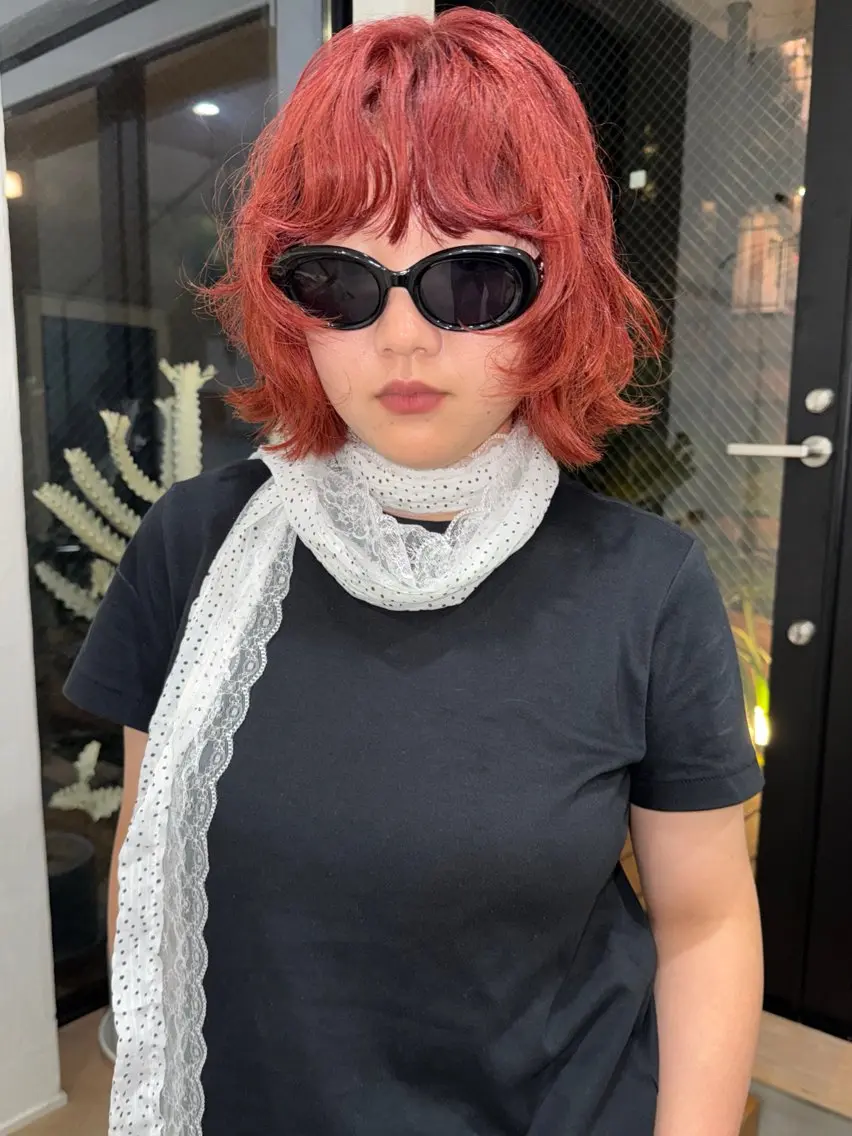 ショート ヘアカラー イシイ モエカのヘアスタイル