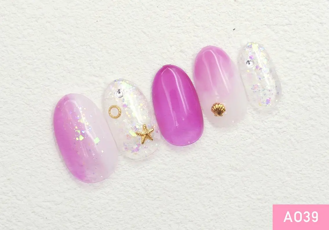 ネイル ゴールド 池袋🪐 Nailのネイルデザイン