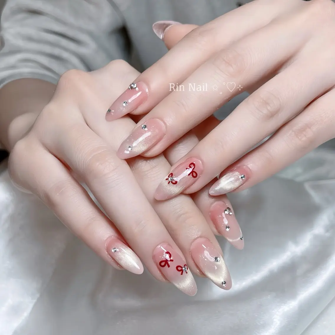 ネイル アートネイル チークネイル ジェルネイル ロングネイル マグネットネイル ハンドネイル Rin Nail 新大久保店のネイルデザイン