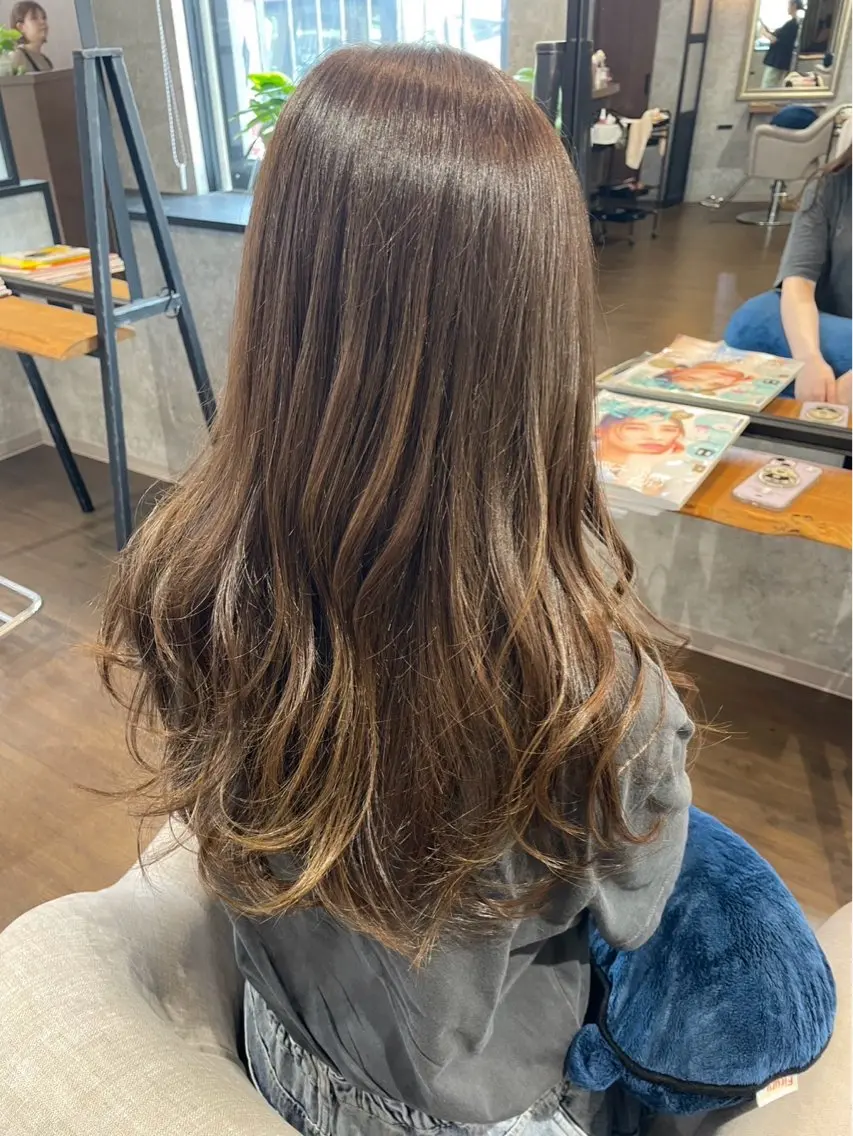 カラー 森下 いづみのヘアスタイル