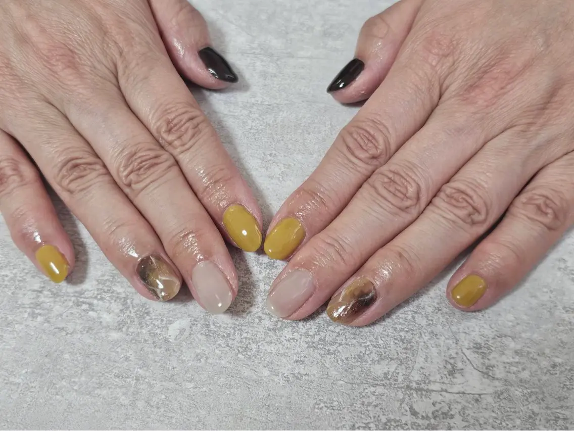 ネイル オーロラネイル フットネイル フレンチネイル ジェルネイル マグネットネイル ハンドネイル mogunail &blowのネイルデザイン