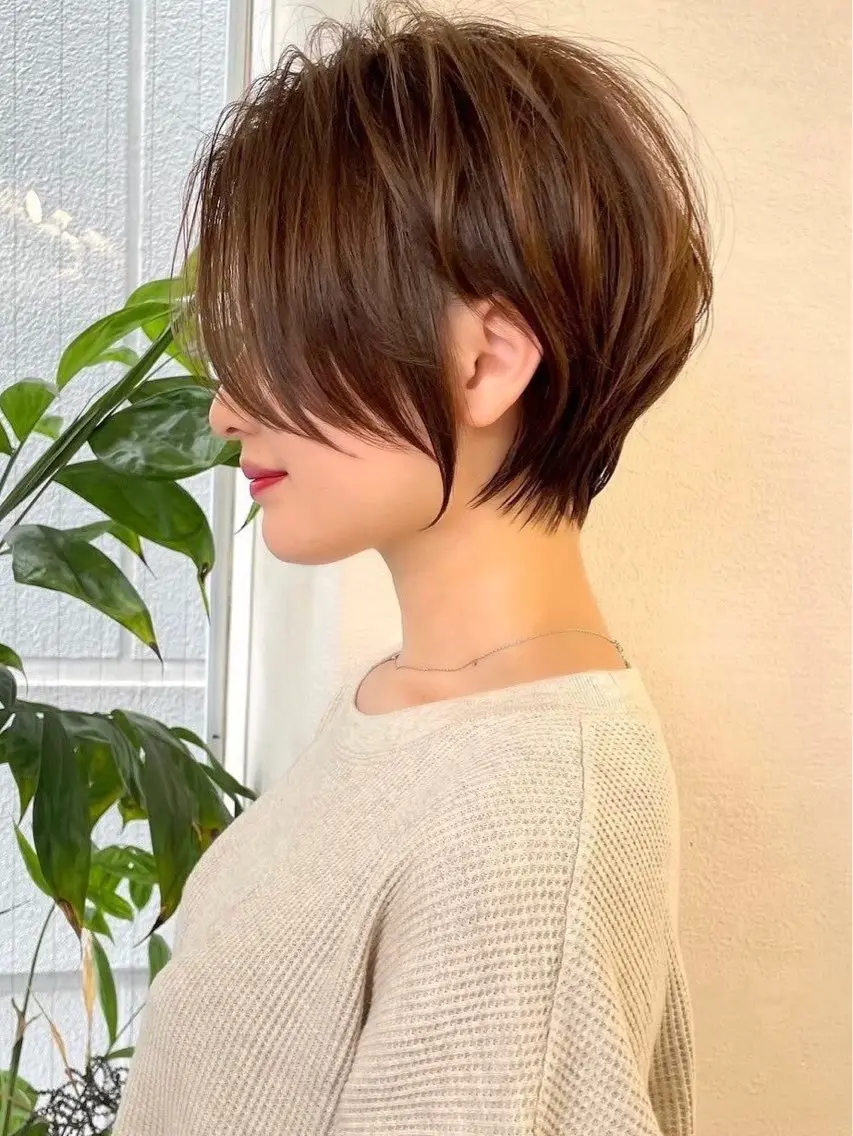 ミディアム カット ヘアカラー トリートメント レイヤー/艶髪/ボブ /くびれ/伊藤　勇司のヘアスタイル