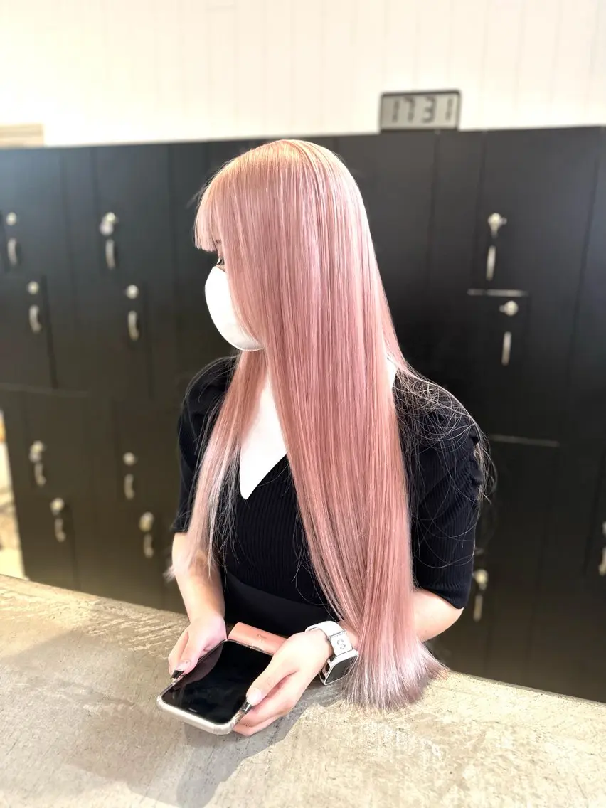 ロング カラー ブリーチ ピンクカラー ホワイトピンク ヘアカラー トリートメント カラー特化美容師 サトウリュウマのヘアスタイル