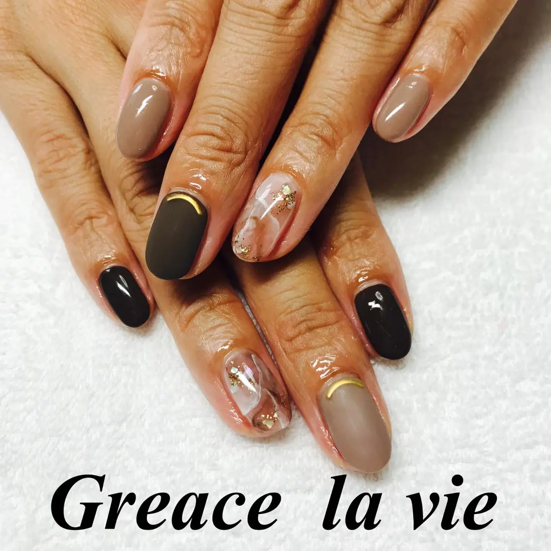 セミロング カラー パーマ ヘアアレンジ キッズ ネイル マツエク・マツパ カジュアル ニュアンスネイル ニュアンスパーマ Greace  la vieのネイルデザイン