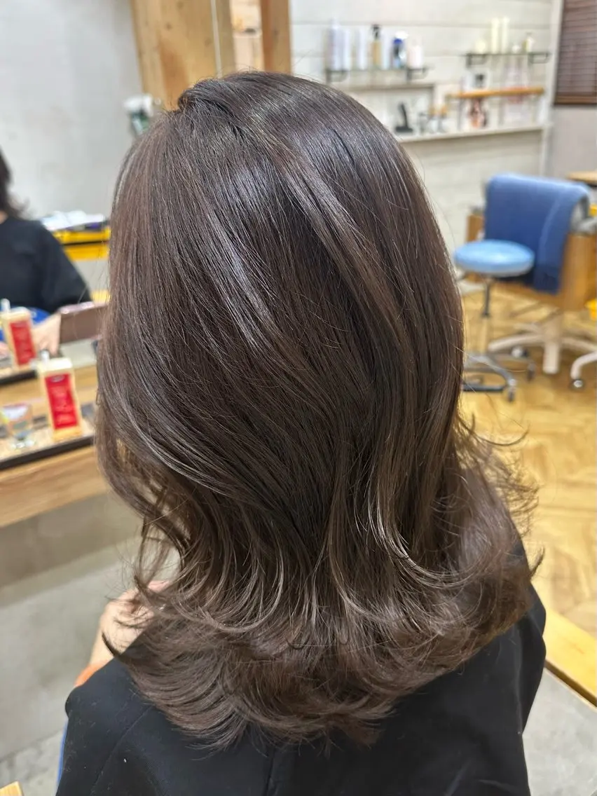 セミロング ヘアカラー Saffy RIOのヘアスタイル