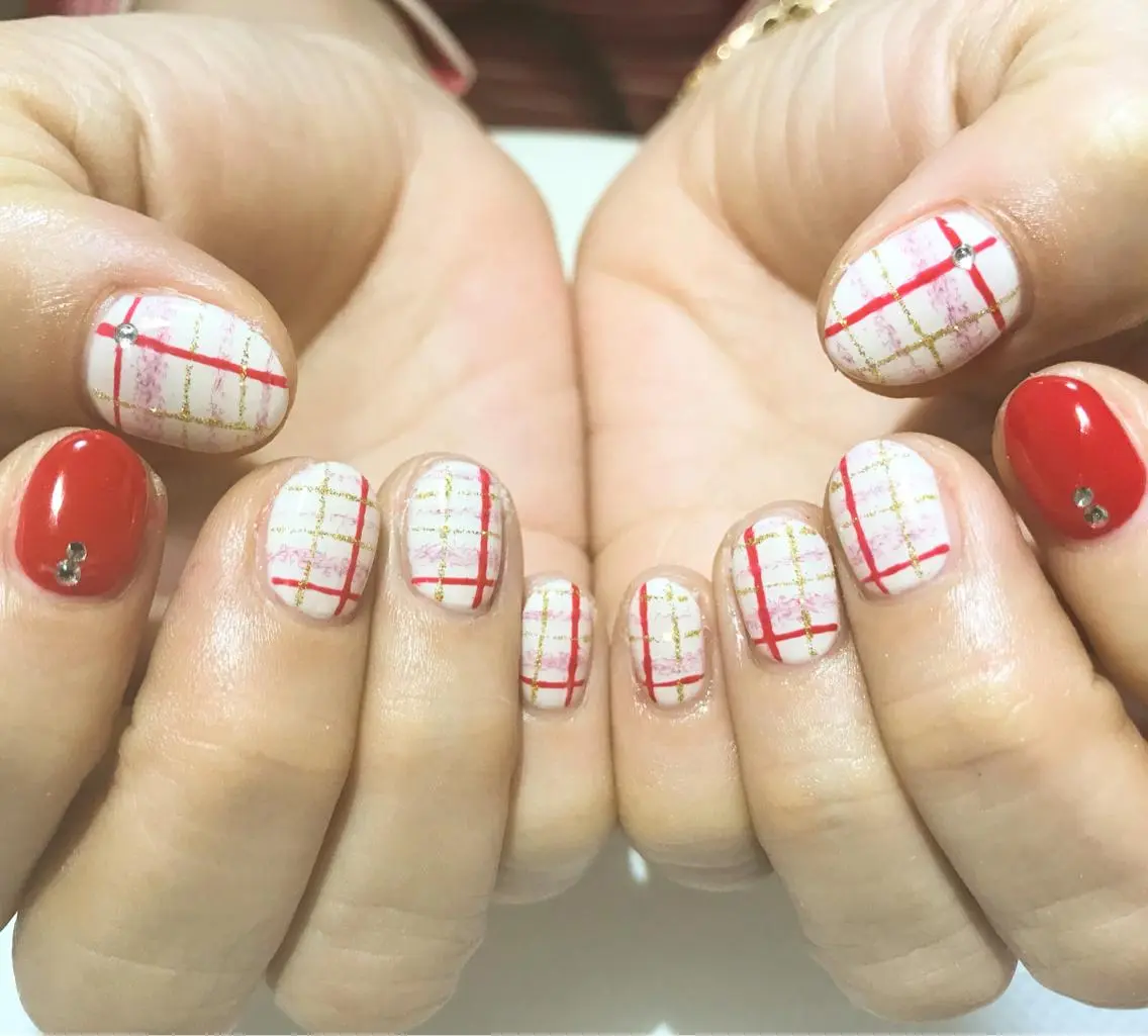 ネイル フットネイル シンプルネイル 春ネイル ホワイト 冬ネイル nail fufla ♡yamane♡のネイルデザイン
