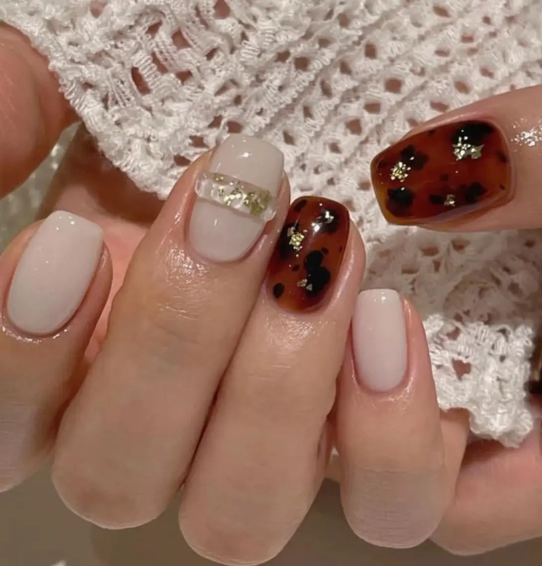ネイル シンプルネイル Queen‘s なんのネイルデザイン