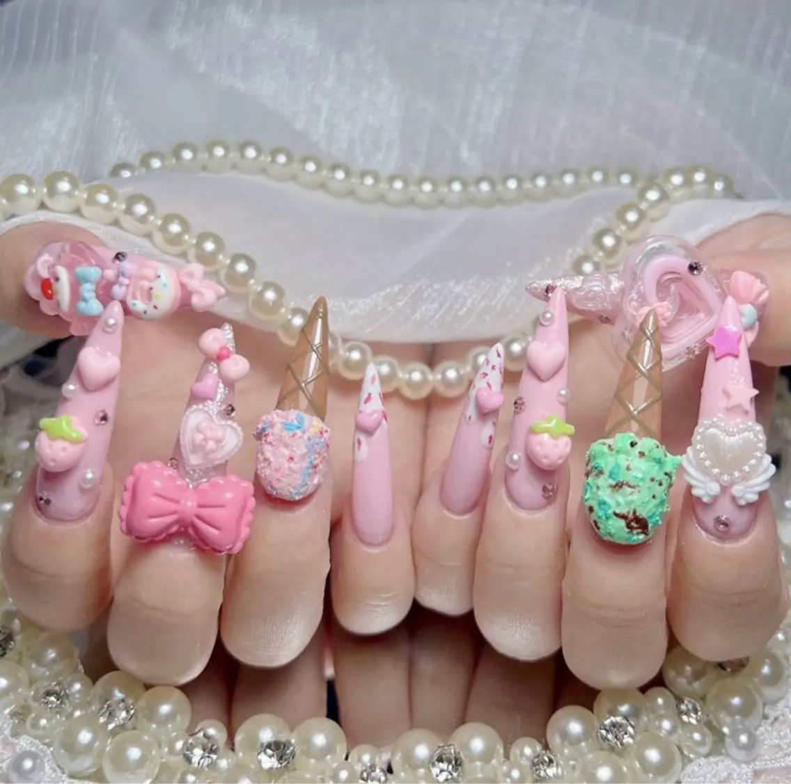 ネイル アートネイル ボルドー フレンチネイル ジェルネイル 氷ネイル・うるうるネイル ハンドネイル Julie NailSalonのネイルデザイン