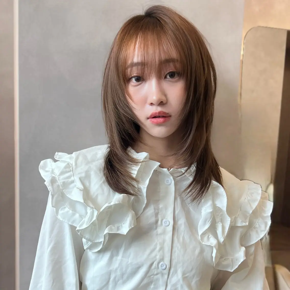 ミディアム ミディアムレイヤー レイヤーカット カット トリートメント 山中 欧輔のヘアスタイル