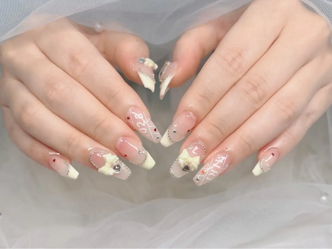 ネイル チークネイル ドット フレンチネイル グラデーション 韓国ネイル ハンドネイル Kei Nail Shibuyaのネイルデザイン