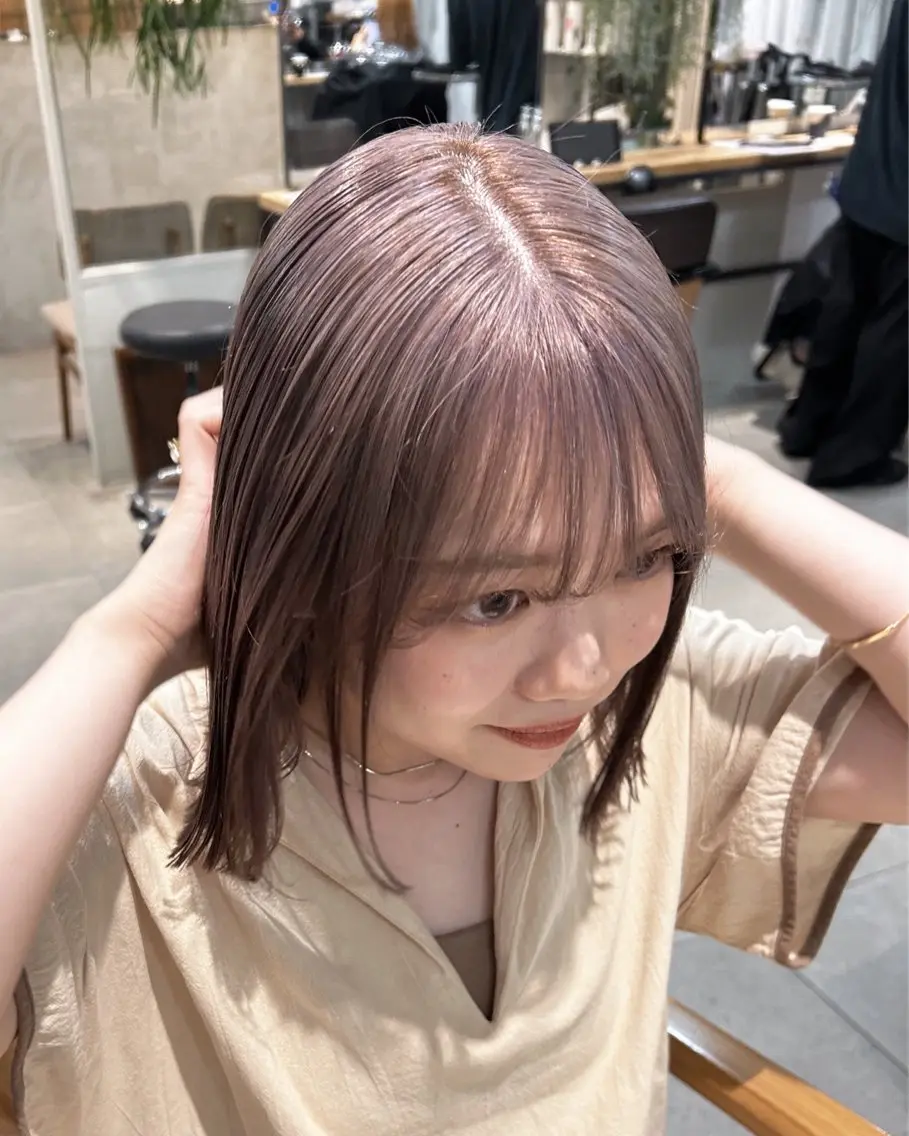 ショート カラー ハイトーンボブ 前田 表参道　グレージュのヘアスタイル