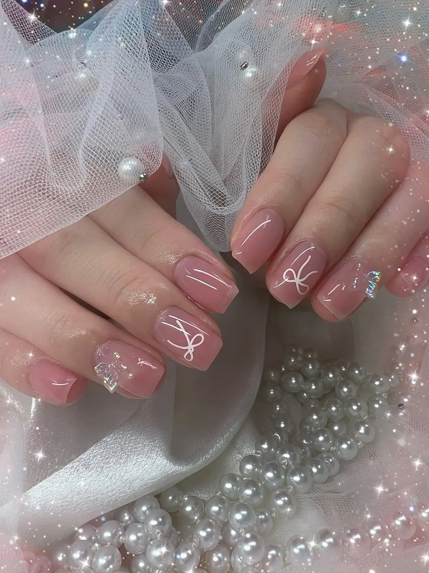 ネイル チークネイル フレンチネイル ガーリー グラデーション マグネットネイル Chill Nailsalonのネイルデザイン