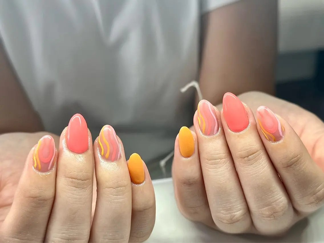 ネイル チークネイル 長さ出し ガーリー 韓国ネイル マグネットネイル Junn Nailのネイルデザイン