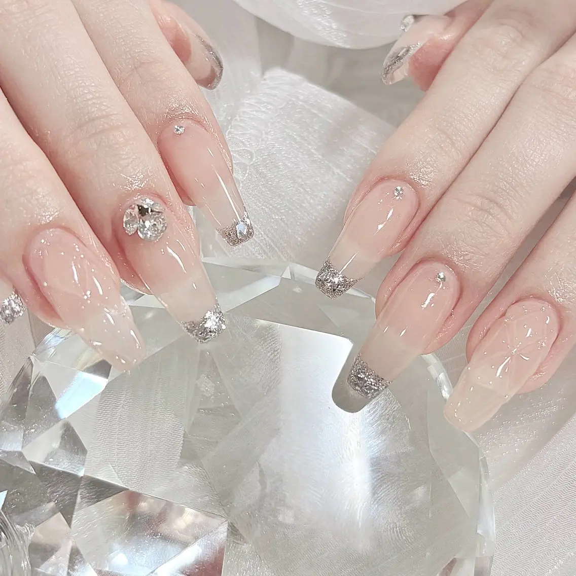 ネイル フレンチネイル ガラスフレンチ ワンホンネイル ハンドネイル FLY Nail Salonのネイルデザイン