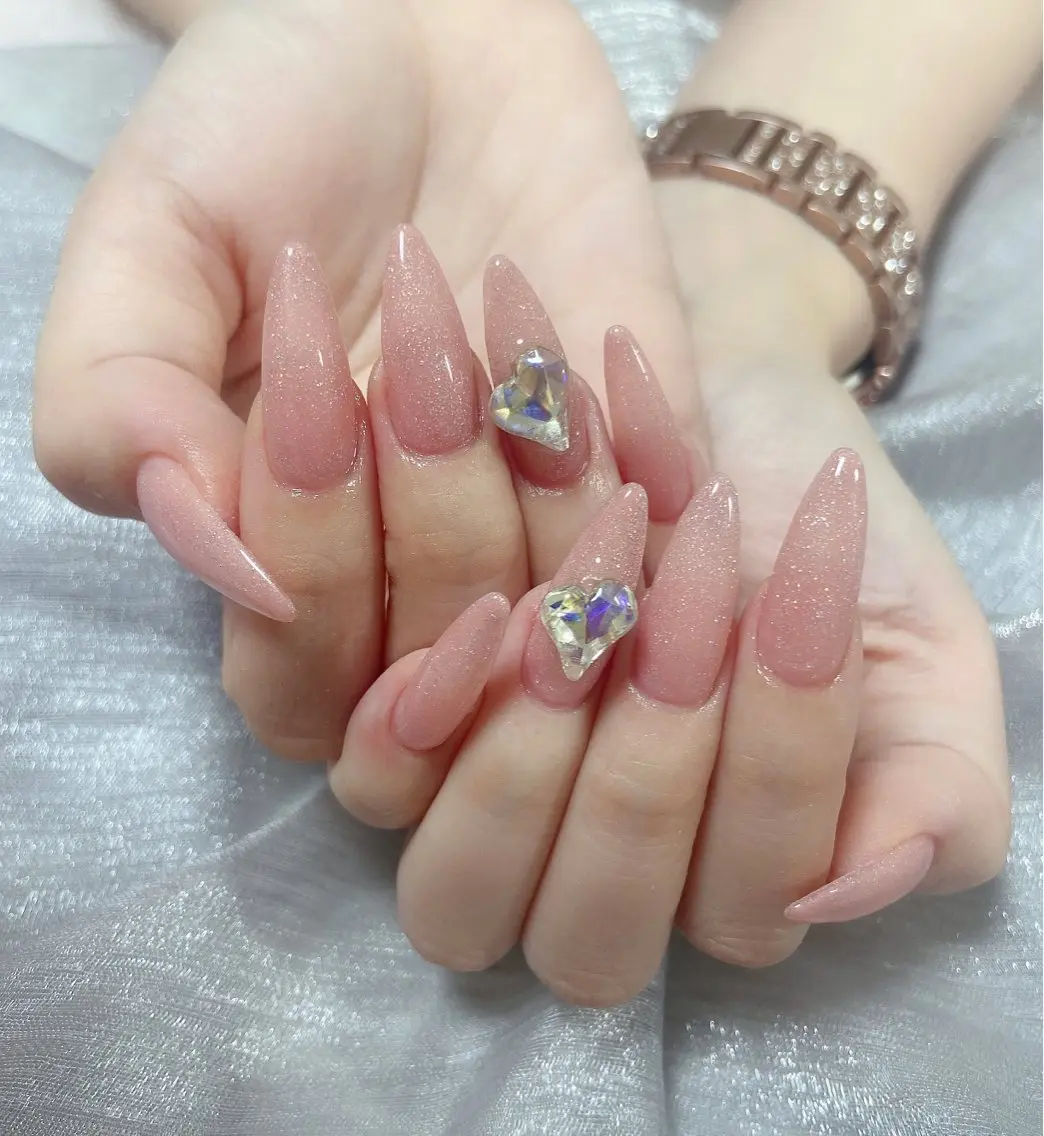 ネイル &ME ネイルサロンのネイルデザイン