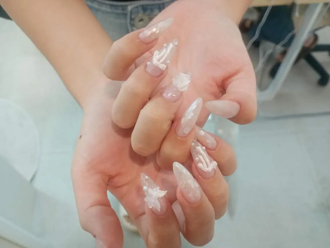 ネイル フレンチネイル ジェルネイル ガラスフレンチ 韓国ネイル マグネットネイル ハンドネイル ハンドケア The  Nail 新大久保店のネイルデザイン