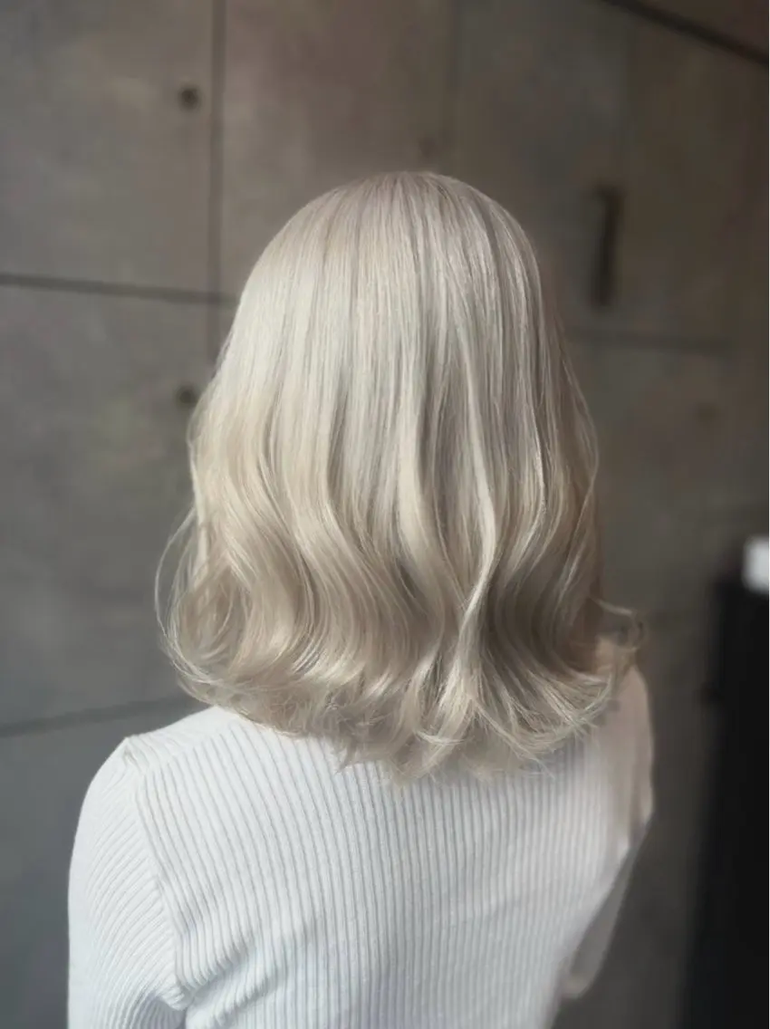 ミディアム カラー ヘアアレンジ 🎀ハイトーン・艶 カラー HANA🎀のヘアスタイル