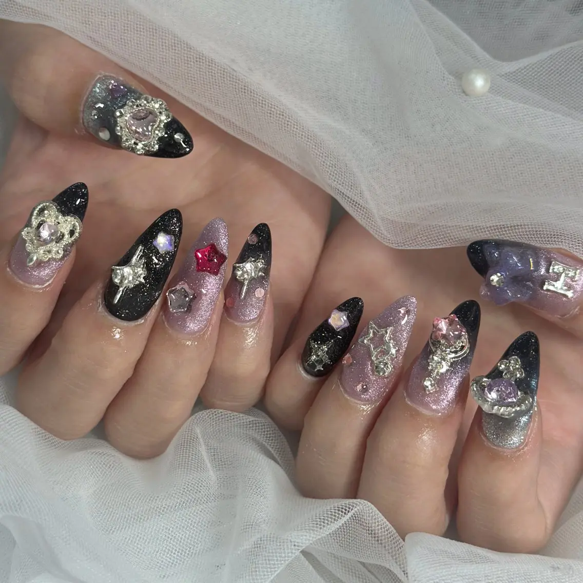 ネイル ハンドネイル フットネイル LAVISH nanamiのネイルデザイン