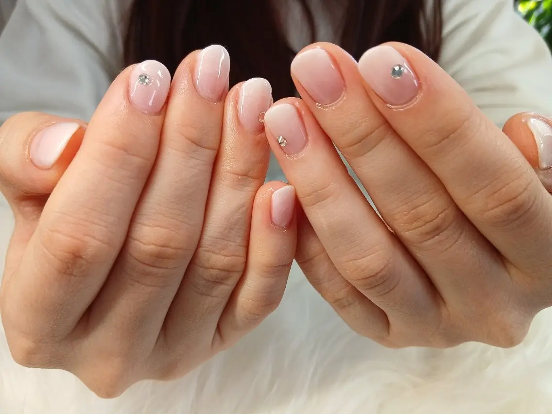 ネイル グラデーション シンプルネイル LuoSilque Yukaのネイルデザイン