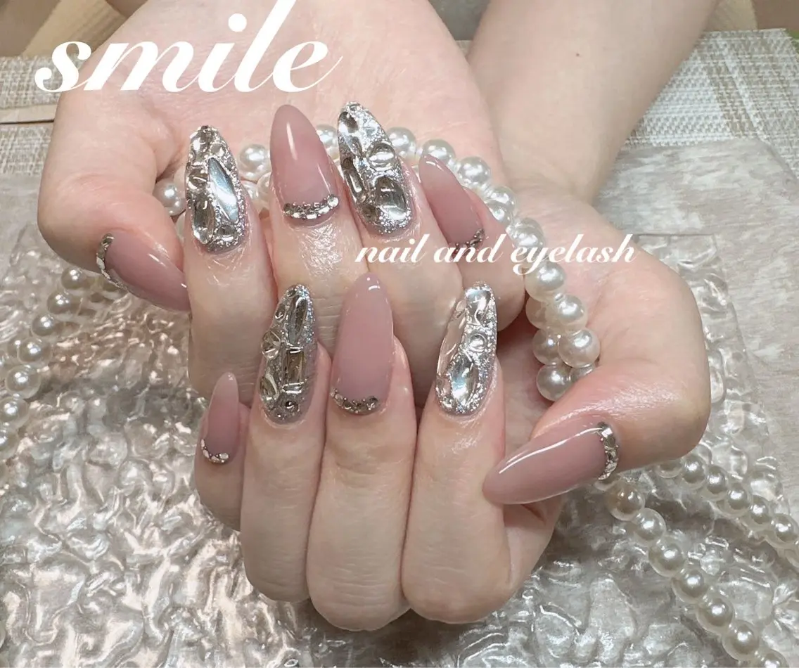 ネイル アートネイル ゴージャス 🎀smile 🎀の眉毛・アイブロウイメージ