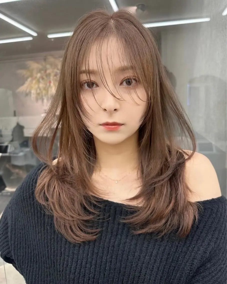 ロング カラー ベージュカラー ブリーチ 透明感カラー グレージュ ハイトーンカラー ヘアカラー 佐渡優 365連勤する美容師のヘアスタイル