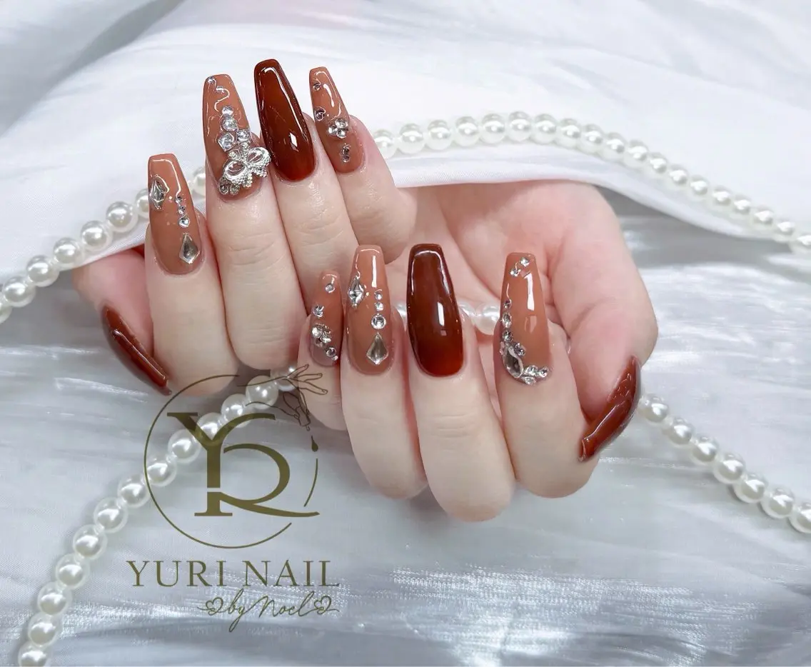 ネイル ハンドネイル フットネイル ハンドケア YURI Nail NARITAのネイルデザイン
