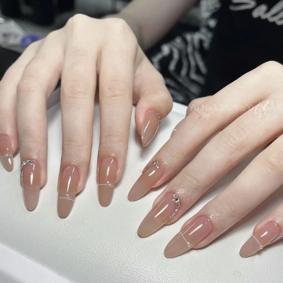 ネイル 長さ出し ネイルチップ Queen‘s なんのネイルデザイン