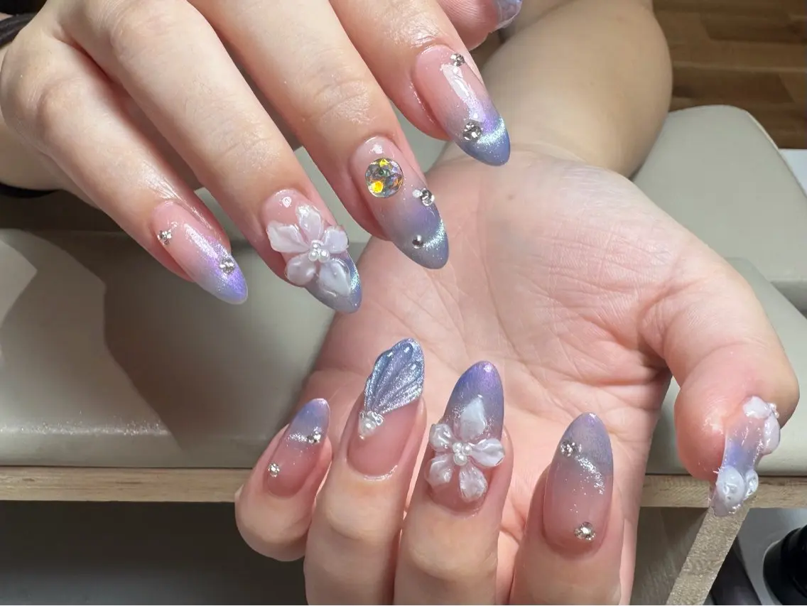 ネイル フットネイル フレンチネイル グラデーション 氷ネイル・うるうるネイル 韓国ネイル ハンドネイル Lynn_ Nailのネイルデザイン