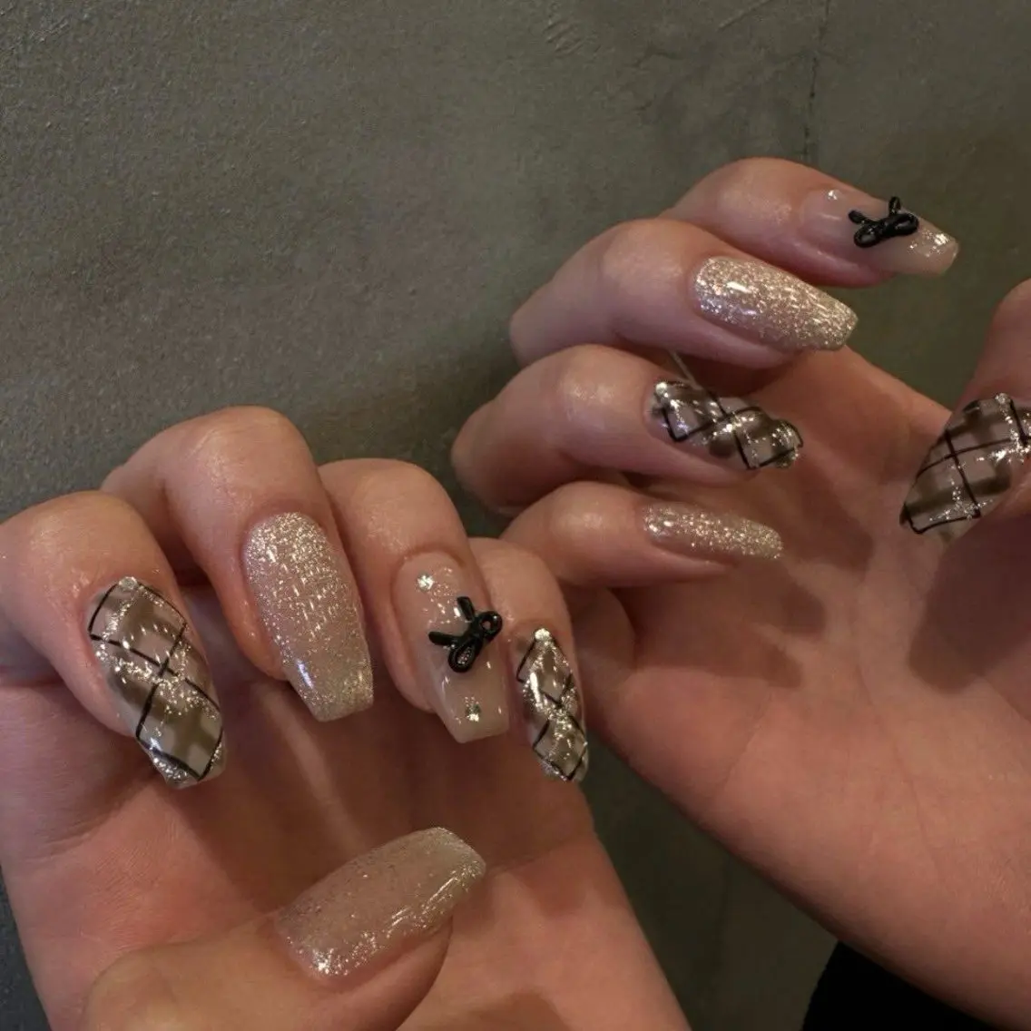 ネイル フレンチネイル ジェルネイル キラキラネイル 韓国ネイル マグネットネイル Julli NailStudioのネイルデザイン