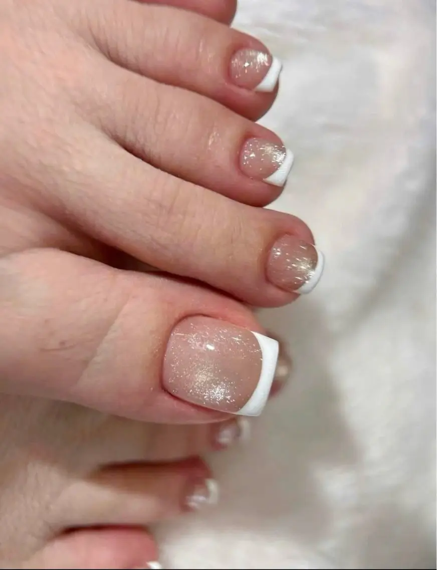 ネイル フラッシュネイル フレンチネイル グラデーション キラキラネイル 韓国ネイル フットネイル Hy nailsのネイルデザイン