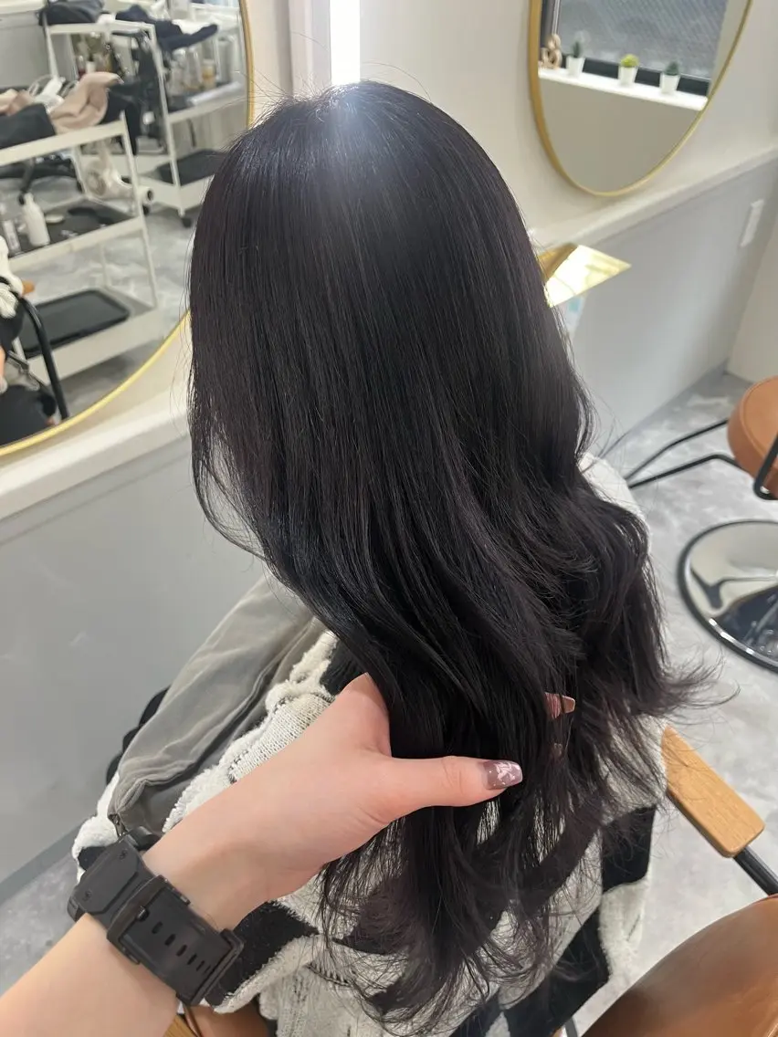 ロング カラー ベージュカラー ブリーチ ブラウンカラー ハイトーンカラー イルミナカラー Risa🐈‍⬛/ グレージュ/透明感のヘアスタイル