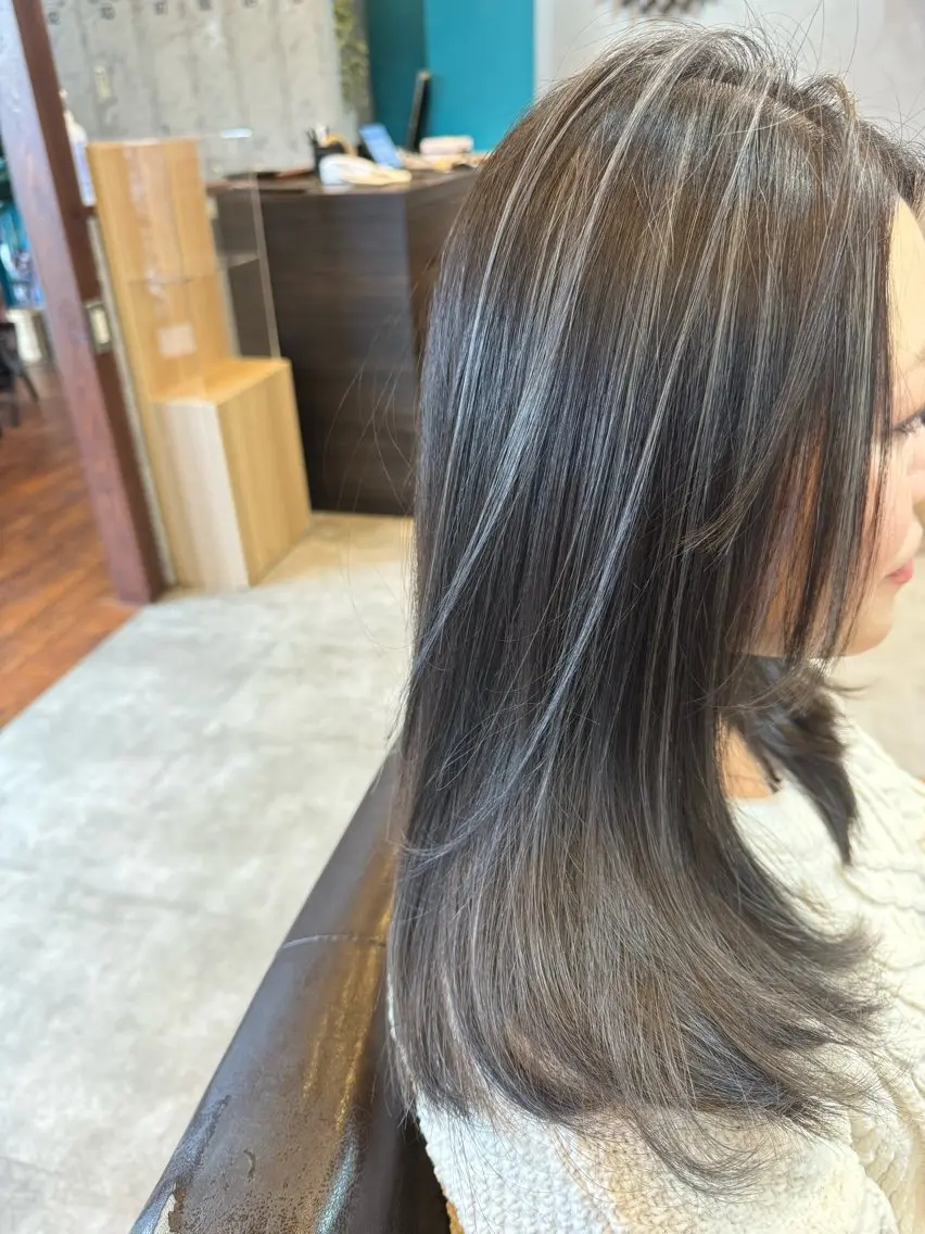 ロング カット ヘアカラー 山崎 義弘のヘアスタイル