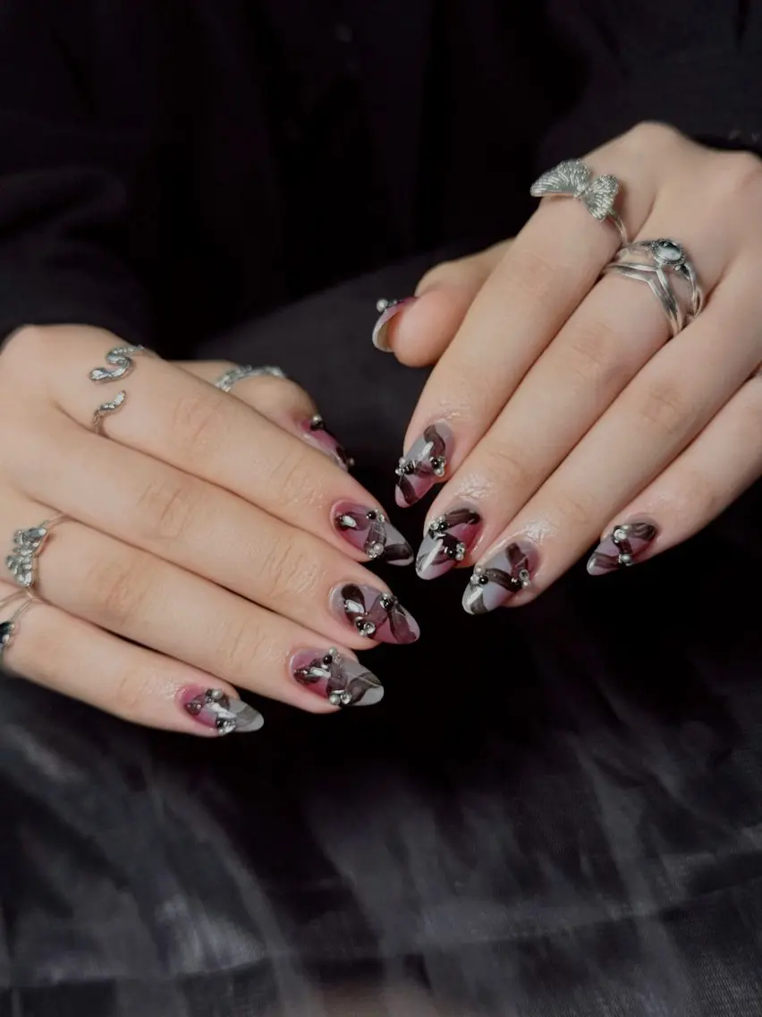 セミロング ハンドネイル Bibi nail Osakaのネイルデザイン