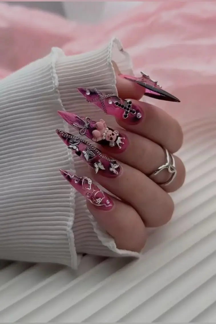 ネイル キラキラネイル 韓国ネイル マグネットネイル 持ち込み ネイルチップ ハンドネイル フットネイル Chiee Bling.Nailのネイルデザイン