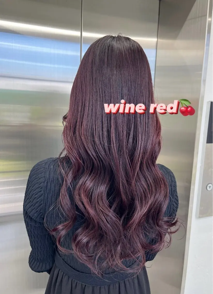 ロング カラー レッドカラー 🫧‪Ameri🫧 Emma ecoleのヘアスタイル