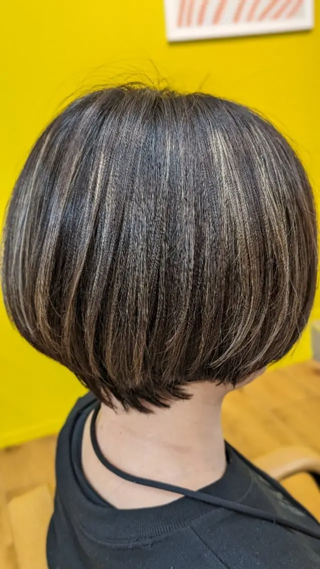 ショート カラー ショートボブ ハイライトカラー ボブ ハイライト ショートヘア カット ヘアカラー トリートメント 【頭皮や髪に優しく】 hygge 武蔵中原のヘアスタイル