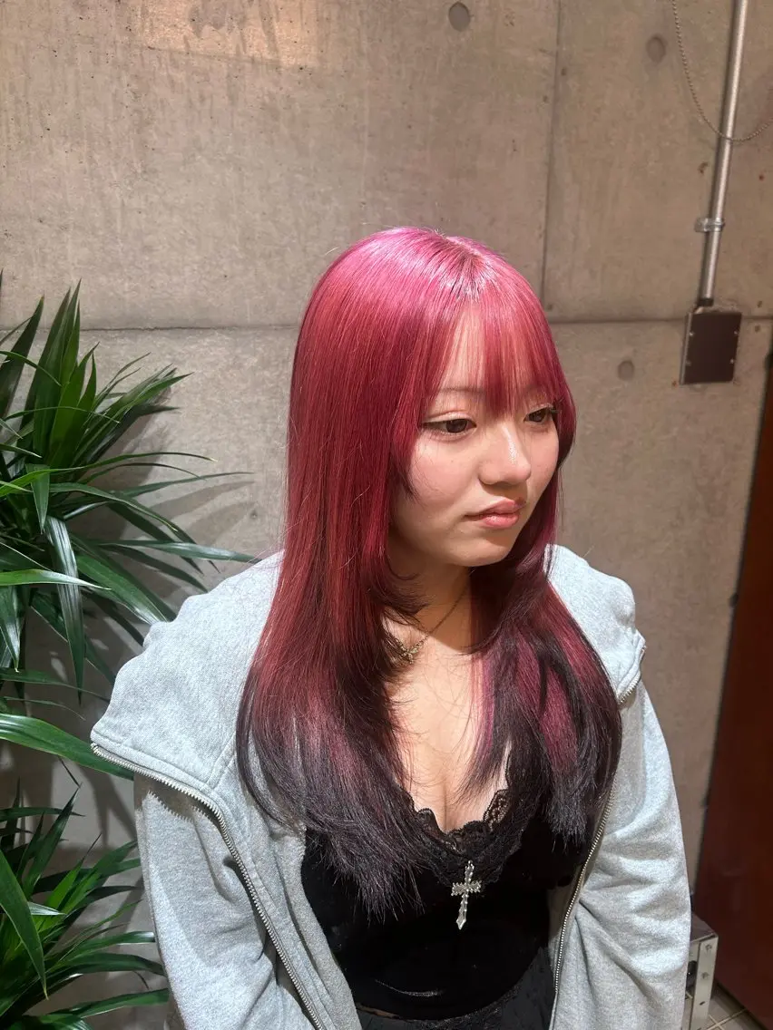 ロング カラー ヘアカラー 閼伽井 誇和のヘアスタイル