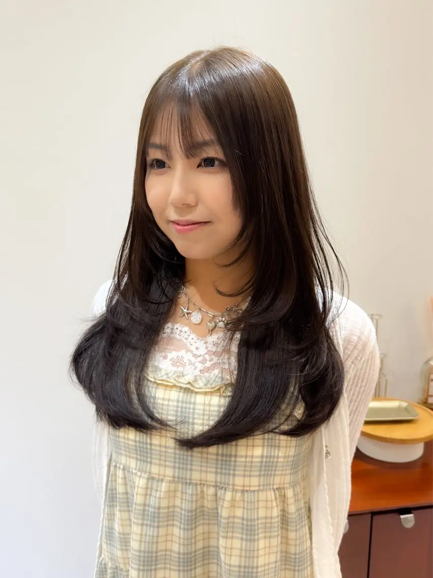 ロング カラー ヘアアレンジ ブリーチ ダブルカラー イヤリングカラー イルミナカラー ブリーチなしカラー カット ヘアカラー トリートメント 立川レイヤー 透明感カラーaoiのヘアスタイル