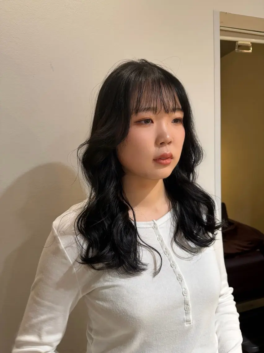 ロング カット 塩澤 榛奈のヘアスタイル