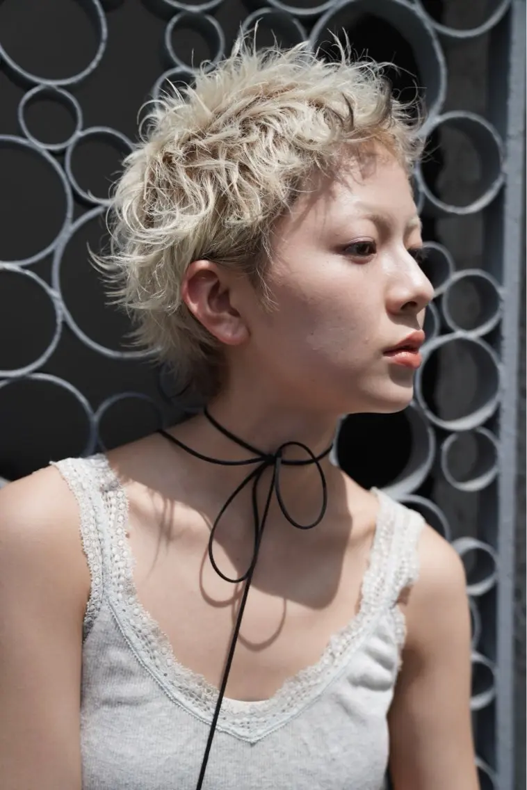 ショート カラー ベリーショート ズミ🦖髪質改善 艶ボブ/ハイトーンのヘアスタイル