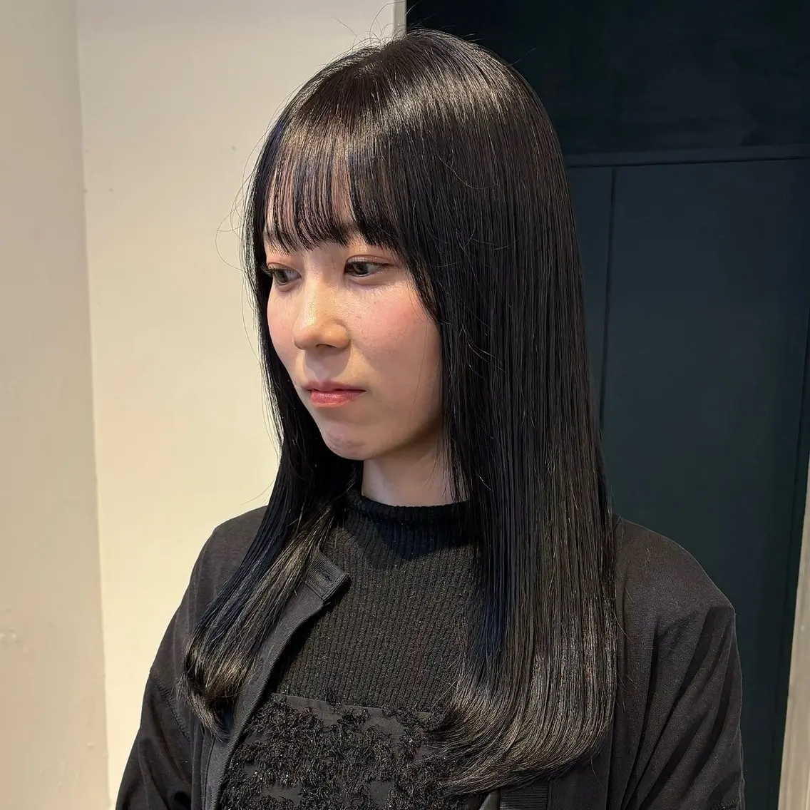 セミロング カラー ベージュカラー 黒髪 mina / 透明感ベージュカラーのヘアスタイル