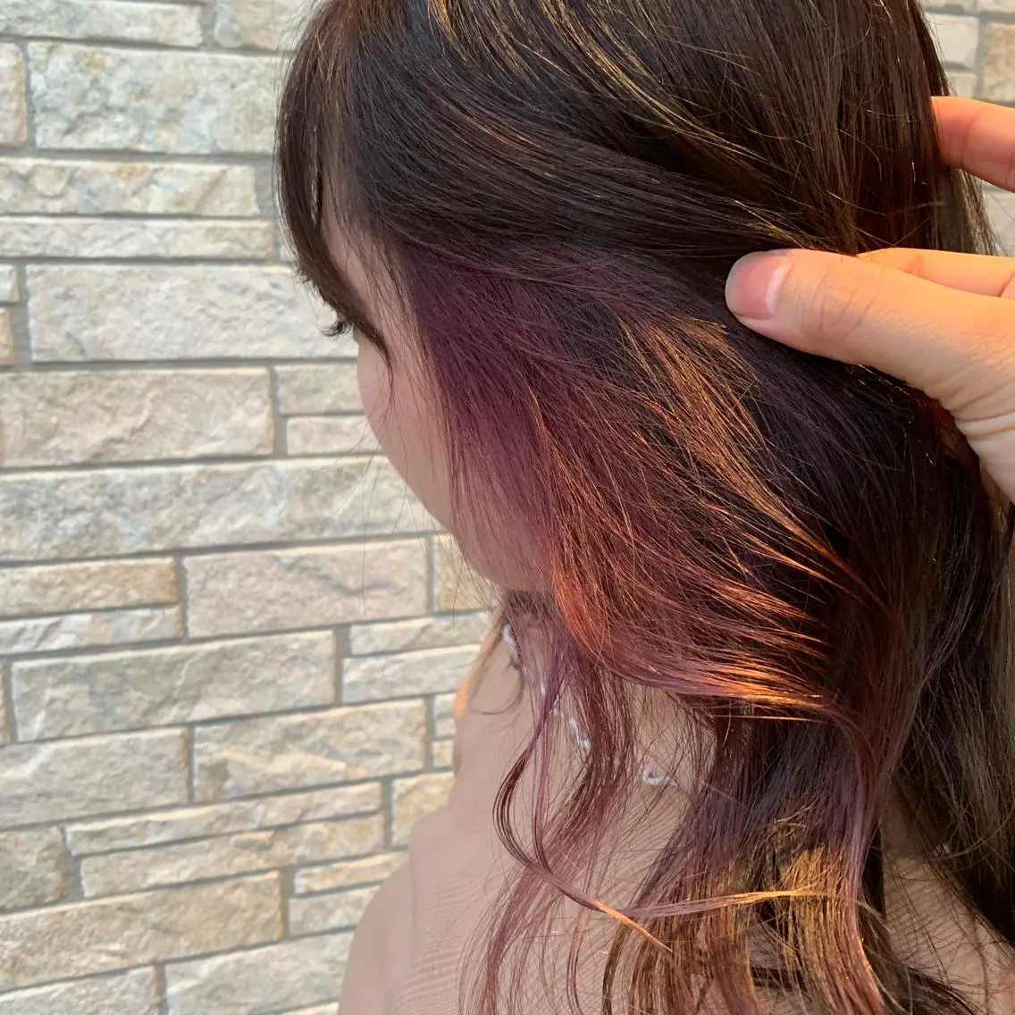 ロング カラー ヘアアレンジ インナーカラー オレンジ カット ヘアカラー トリートメント 守屋 颯太のヘアスタイル