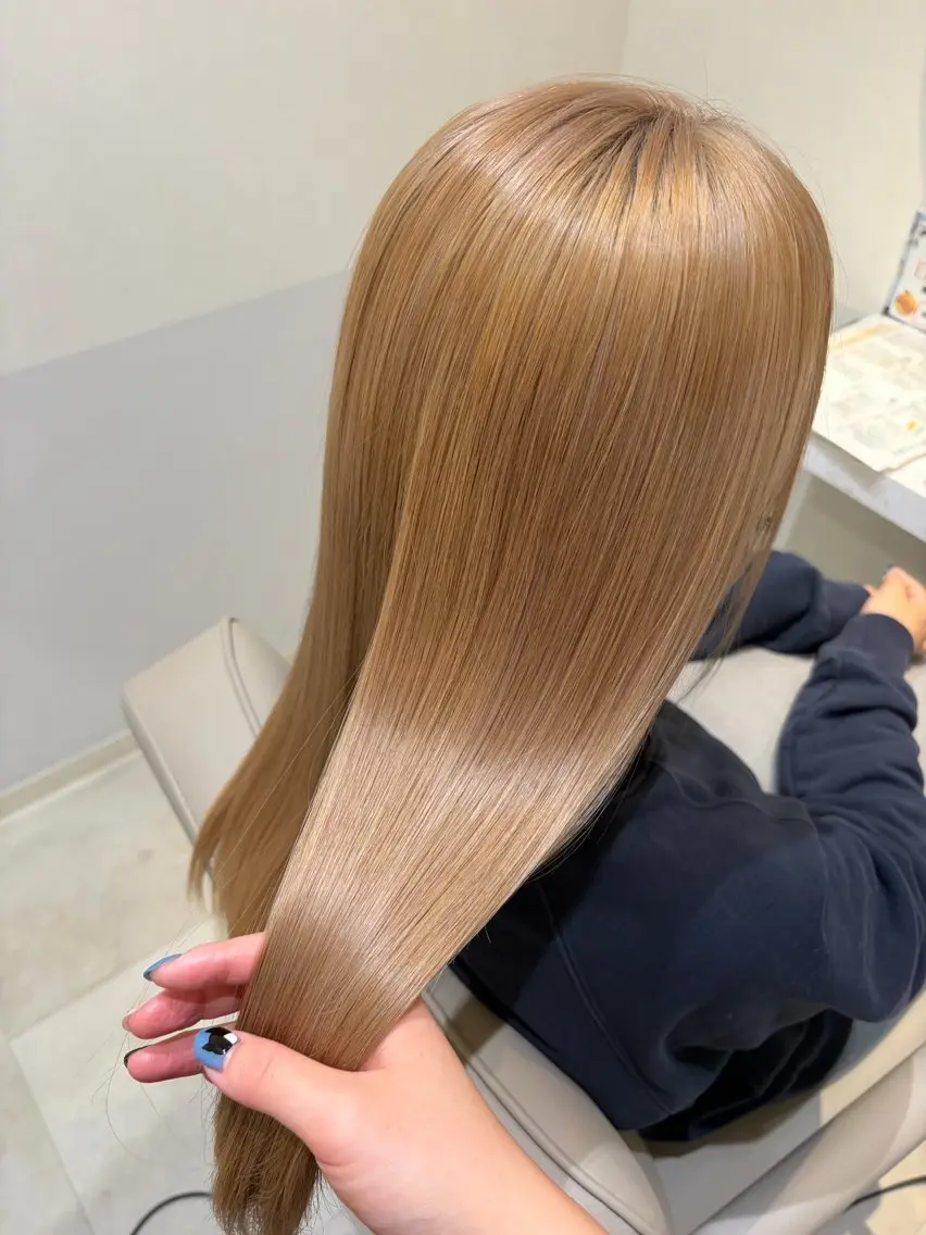 ロング カラー ベージュカラー ブリーチ ブロンド ブロンドベージュ 韓国ヘア・カラー 🩵SHIZUKUのヘアスタイル