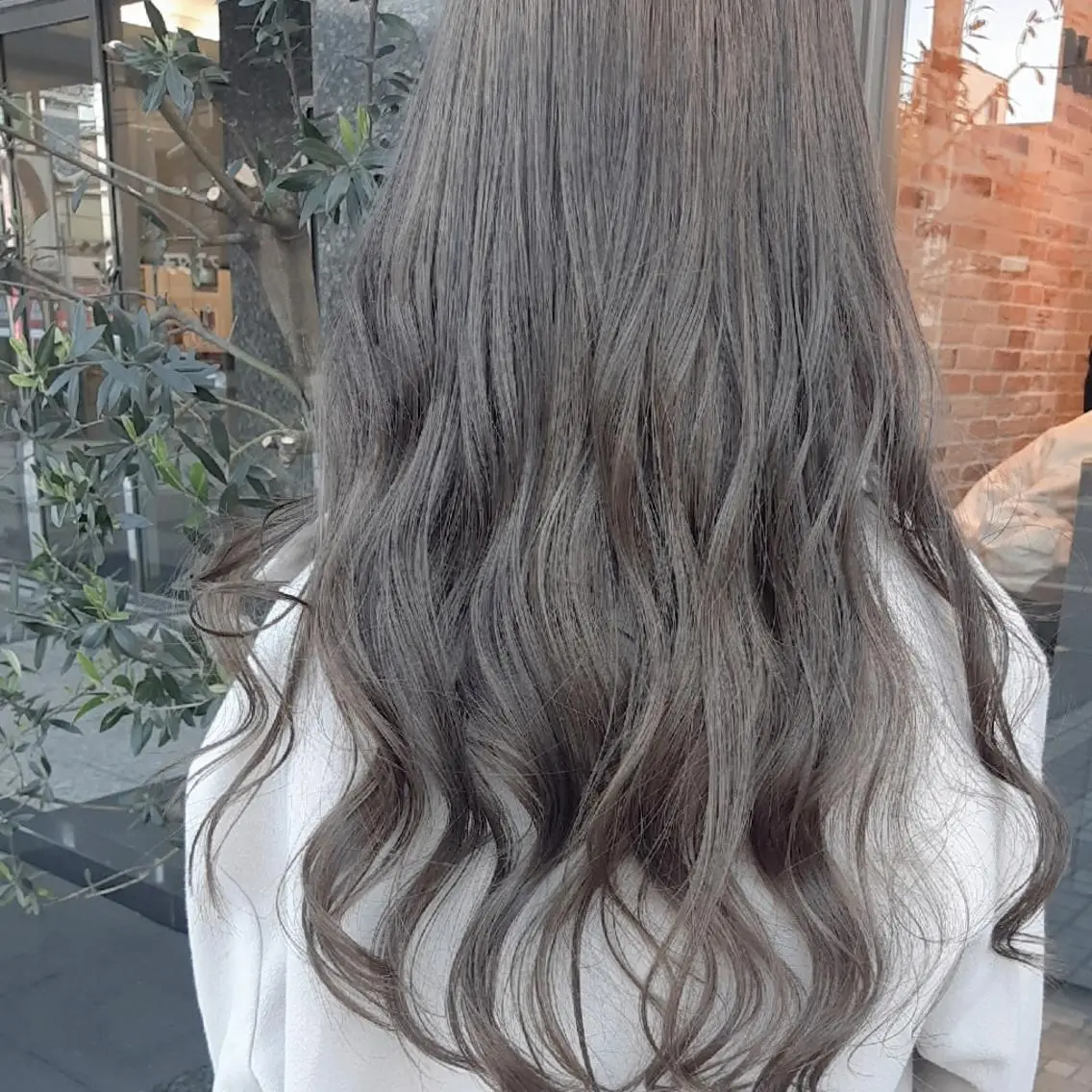 カラー ロング アッシュ ブリーチ はらだ ともこ☺︎のヘアスタイル